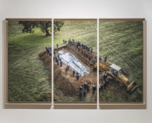 Omelia contadina, Dario Sforza, Sepoltura, Tryptique, Castel Giorgio, Italie, 2019. Color print, dibond, mat plexiglass, american flushed maple frame 160 x 260 x 9 cm in total (3 panels). Courtesy: the artist and GALLERIA CONTINUA Photo by: Ela Bialkowska, OKNO Studio.