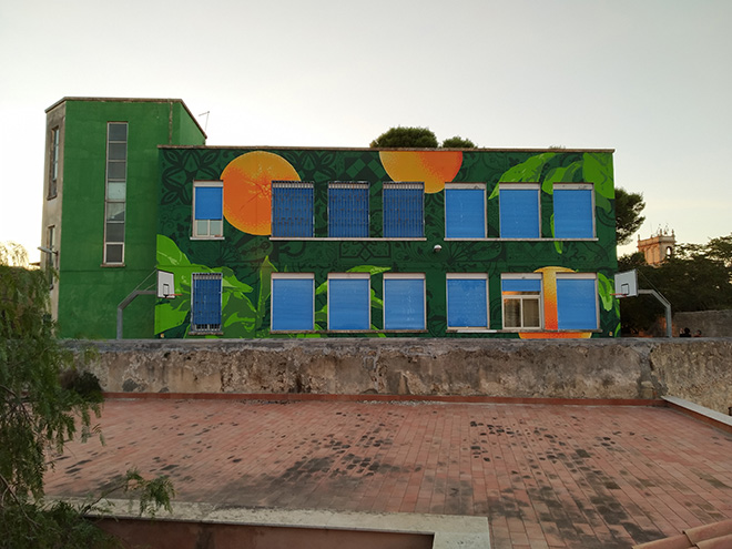 Mauro Patta - Ethnika, murale presso il plesso scolastico dell’ex monastero di Lentini, quartiere Badia. Photo credit: Francesco Quadarella e Nuccio Costa.