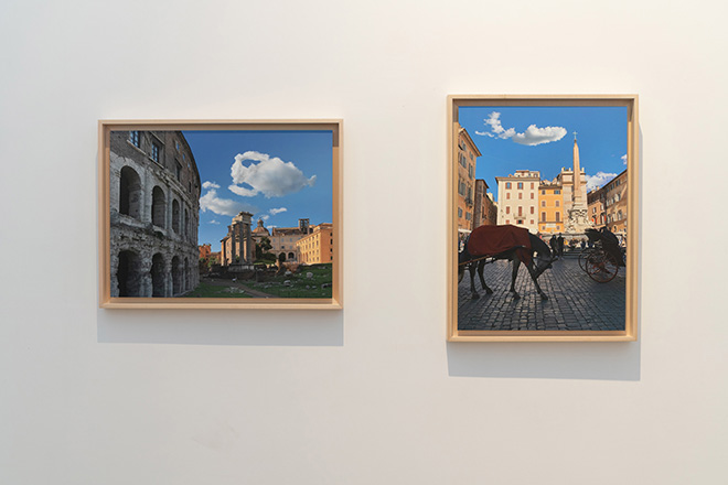 Leandro Erlich - Nubes de Roma, 2020, stampa su carta Hahnemühle Ultrasmooth 30 x 40 cm 35 x 45 cm incorniciata, 2020, print on Hahnemühle Ultrasmooth Paper 30 x 40 cm | 11,81 x 15,78 in 35 x 45 cm| 13,77 x 17,71 in framed. Courtesy: the artist and GALLERIA CONTINUA Photo by: Giovanni De Angelis.