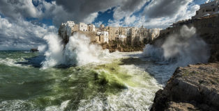 Nicola Abbrescia - Cala Porto (Polignano a mare) durante una delle più belle mareggiate di sempre, Wiki Loves Monuments 2020