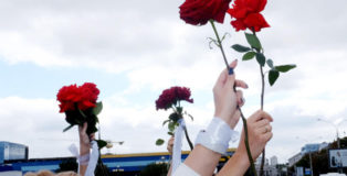 Women's peaceful actions against police violence, Minsk, August 12. photo by Lesya Pchelka