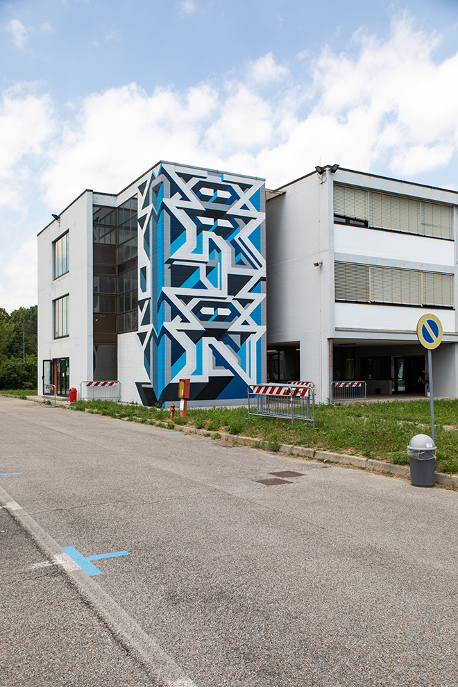 ORION (Italia)  - Geometric corner, Abano Terme (PD) – IIS Leon Battista Alberti.  Opera su muro.