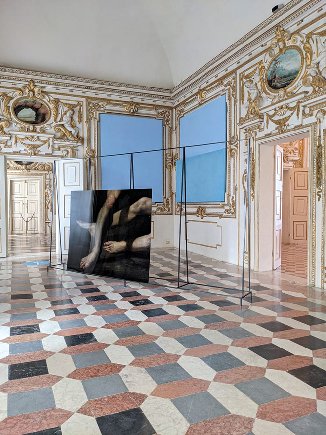 Mustafa Sabbagh, Spazio Disponibile: display in frame - Palazzo Ducale di Sassuolo, 2021.installazione site-specific (mixed media, dimensioni ambientali). courtesy: l’artista, Gallerie Estensi