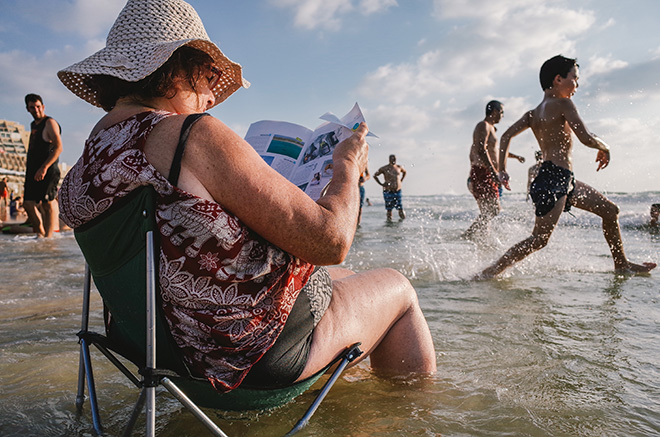 Amir Appel (Israel) - Easy Liv'n. Series: End of Summer. Merit Gallery: AAP Magazine #22: Streets. Merit Gallery: AAP Magazine #22: Streets.