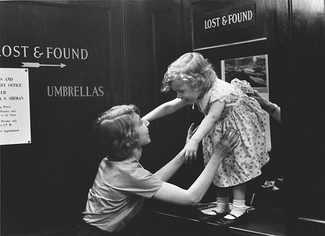 New York, USA. 1955. Credit: © Sabine Weiss