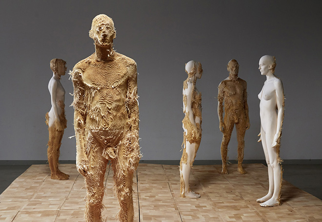 Aron Demetz – Autarkeia II. Il richiamo della materia