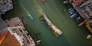 Saype - Beyond Walls (#EmbracingVenice). Photo credit: Valentin Flauraud