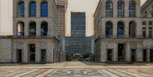 ©Nicolò Quirico, Il divenire dei quadrati. Stampa fotografica su collage di pagine di libri, 2021, Op. 1 di 5. L’immagine è la copertina d’autore del catalogo di Photofestival 2022