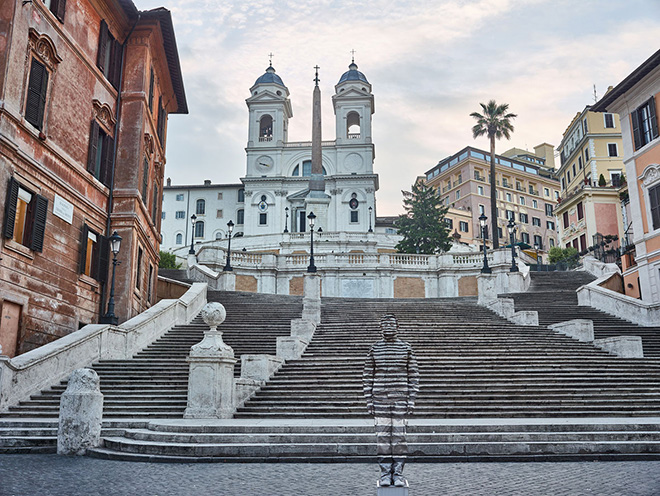 Liu Bolin (Shandong, 1973), Piazza di Spagna, 2018, stampa a getto d'inchiostro / ink jet print, courtesy Galleria Gaburro,  Verona - Milano