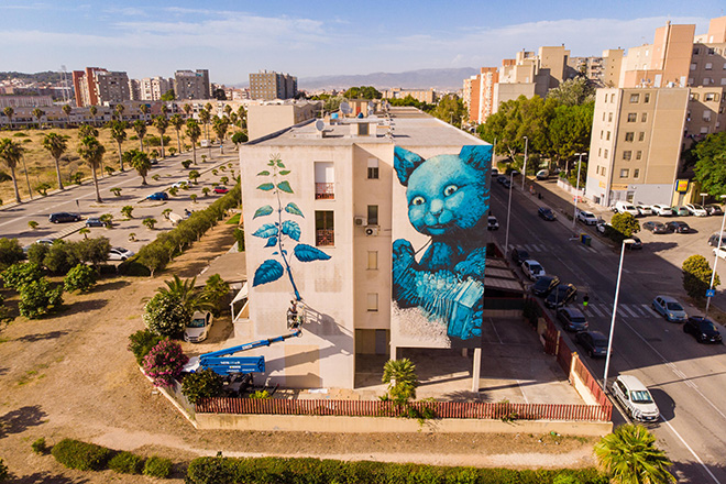 Ericailcane at work - Murale, via Schiavazzi, Cagliari Urbanfest. Photo credit: Mirco Pusceddu