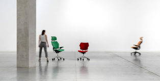 Urs Fischer, PLAY, 2018, 9. Chairs, polished aluminum, powder-coated aluminum, aluminum, stainless steel, brass, polyamide, fabric, electric motors, electronics, sensors, software, fiberglass, lithium-ion batteries. Privet collection, courtesy of the artist. Photo: Elad Sarig. Urs Fischer - PLAY, Tel Aviv Museum of Art