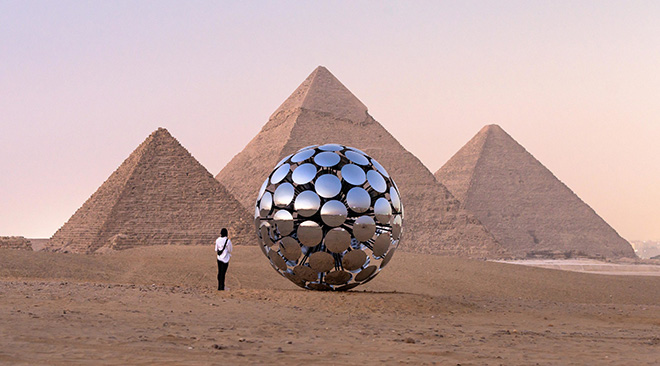 SpY – “ORB”, installazione alle Piramidi di Giza