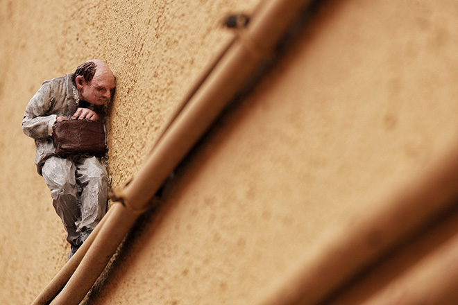 Isaac Cordal - Sant Bartomeu del Grau. Photo: Fer Alcalá