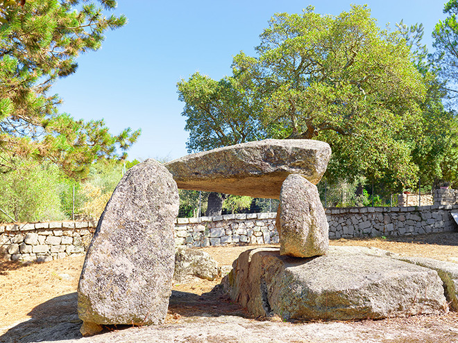 OLIVO BARBIERI - Twelve ee h s nine - Dolmen e Menhir in Sardegna, Calangianus, Sassari, 2021. Courtesy: l’artista e Fondazione di Sardegna