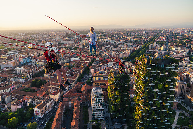 Andrea Loreni – La più alta traversata mai realizzata fra grattacieli in Italia