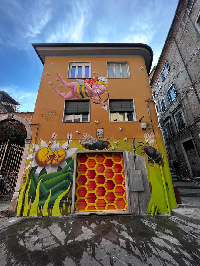 Impollinèmesi, dettaglio facciata  - Il primo eco-murales multimediale d’Italia - Photo credit: Yourban2030