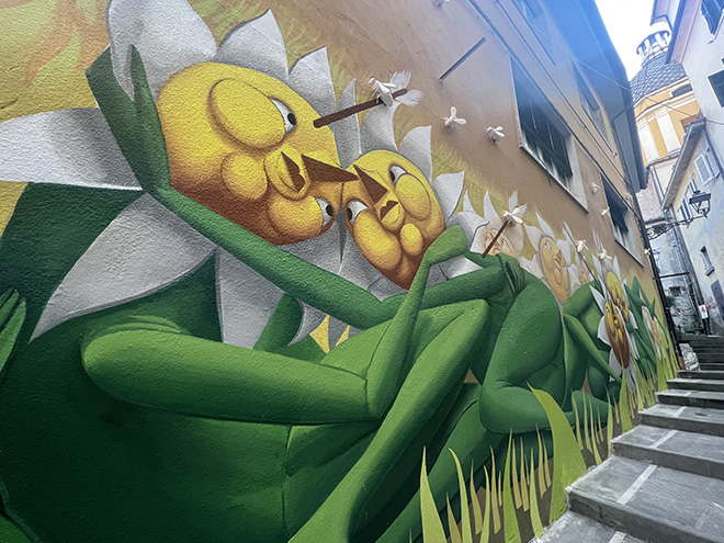 Impollinèmesi, dettaglio facciata  - Il primo eco-murales multimediale d’Italia - Photo credit: Yourban2030