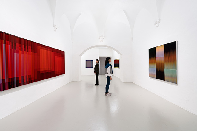 Carlos Cruz-Diez - L'Euforia del Colore, vedute della mostra Galleria Continua, San Gimignano exhibition views Galleria Continua, San Gimignano. Photo by: Ela Bialkowska OKNO Studio. Courtesy: the artist and GALLERIA CONTINUA. Copyright Line: © Carlos Cruz-Diez / Bridgeman Images 2023.