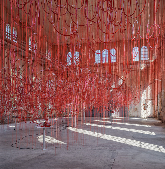 Chiharu Shiota: Who am I Tomorrow?, Kunstraum Dornbirn 2023, Foto Günter Richard Wett, © die Künstlerin / Bildrecht Wien 2023