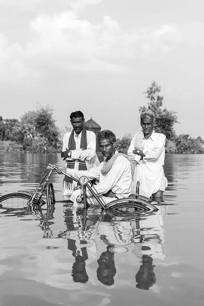 Ishan Tankha, da/from Sommersi/Submerged.  Abitanti dei villaggi lottano per il diritto alla sopravvivenza nell'India centrale/ Submerged. Villagers fight for their right to survive in the central India. ©Ishan Tankha