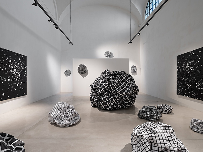 Esther Stocker – UNO SCENARIO MENTALE