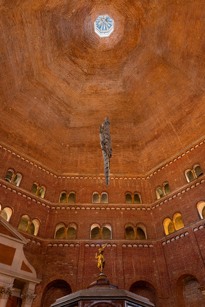 Maurizio Cattelan - Ego, Battistero di San Giovanni Battista, Cremona. Photo credit: Andrea Rossetti