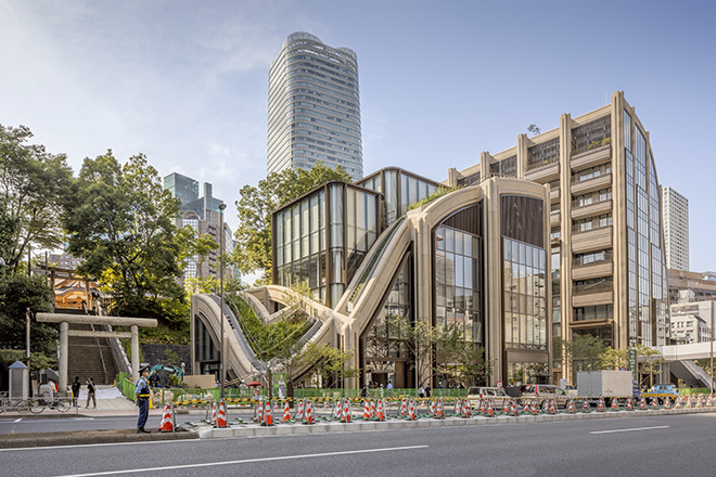 Heatherwick Studio - Azabudai Hills, Tokyo. Photo credit: Kenji Masunaga