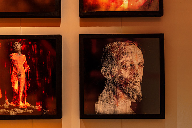 Gonzalo Borondo - Tempo Perso, installation view, Tempesta Gallery, Milano. Photo credit: Roberto Conte.