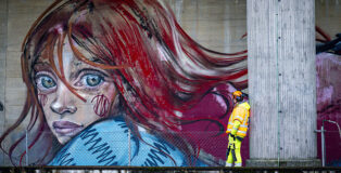 Hera - Mural, platform 1 at the Stavanger train station, Stavanger. Photo credit: @bktallman