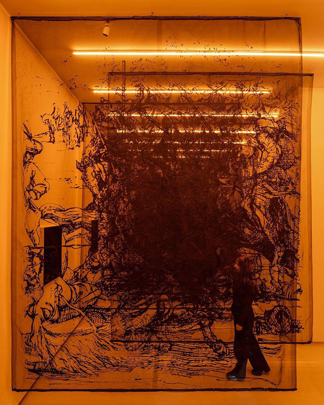 Gonzalo Borondo - Tempo Perso, installation view, Tempesta Gallery, Milano. Photo credit: Roberto Conte.