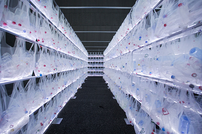 Luzinterruptus - Labyrinth of Plastic Waste (Shangai). Photo credit: Melisa Hernandez