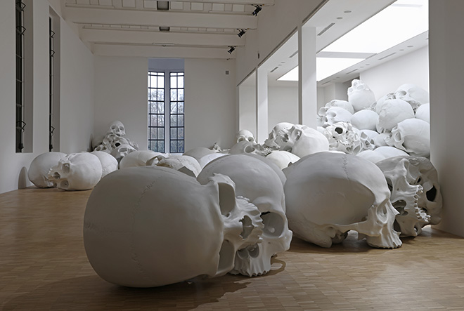 La scultura figurativa contemporanea di Ron Mueck in mostra alla Triennale di Milano
