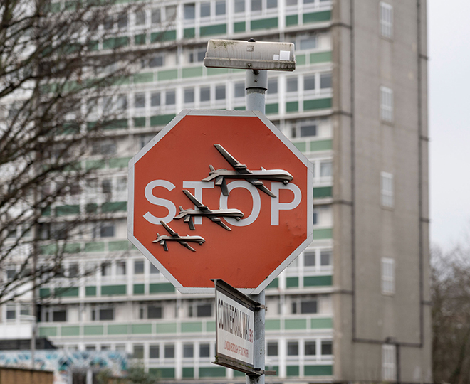 “Stop War”: a Londra rubata dalla strada la nuova opera di Banksy