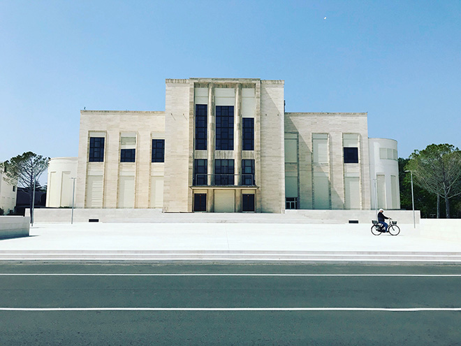 Sophie Fauchier - Sentivamo così, Palazzo del Cinema da Venezia, La città dalle cento profonde solitudini (2020)