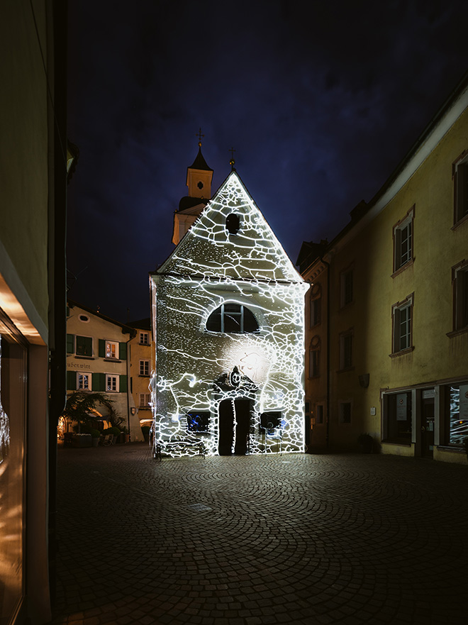 Water Light Festival 2024, Bressanone (BZ) - Physarum, by Raum Zeit Piraten, Erhardkirche. Photo credit: Brixen Tourismus, Matthias Gasser