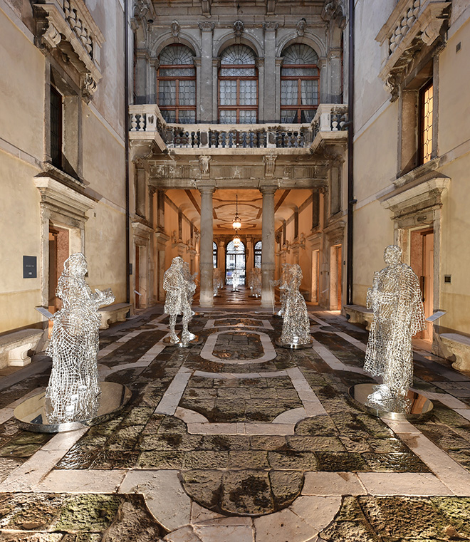 Lorenzo Quinn - Anime di Venezia - Souls of Venice, installation view, Ca' Rezzonico, Venezia. Photo credit: Speranzoni Wladimiro