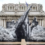 JR – “La Nascita”, anamorfosi scultorea a Milano