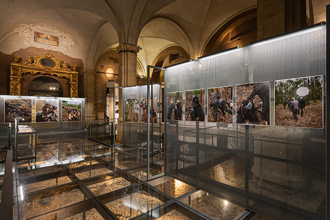 Max Pinckers et al. - State of Emergency Harakati za Mau Mau kwa Haki, Usawa na Ardhi Yetu, installation view, Palazzo Madama - Museo Civico d’Arte Antica, Torino. Photo credit: Nicola Morittu