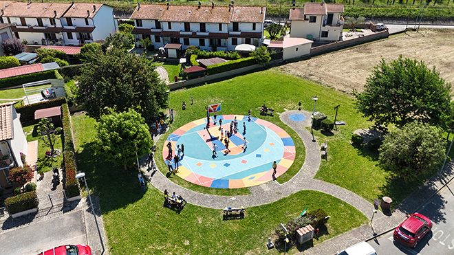 Gio Pistone - Uroboro, playground, Vecchiano (Pisa)