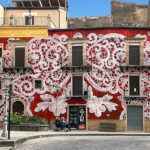 NeSpoon – Il murale a Mirabella Imbaccari celebra la tradizione de “Il pizzo a Tombolo”