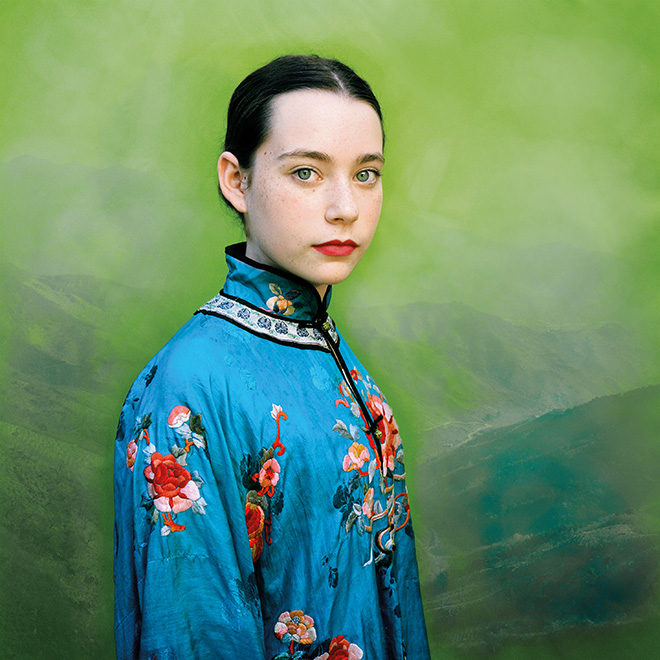AAP Magazine #40: Portrait – Premiata la serie “Revisiting Beauty” di Aline Smithson