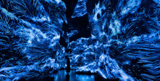 teamLab, Dark Waves: Born in the Darkness, Return to the Darkness © teamLab. Exhibition view of teamLab Borderless Jeddah, 2024, Culture Square, Jeddah © teamLab, courtesy Pace Gallery
