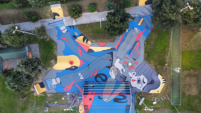 Lido di Camaiore: l’arte urbana trasforma un parco da 7000 mq con un murale-appello alle nuove generazioni
