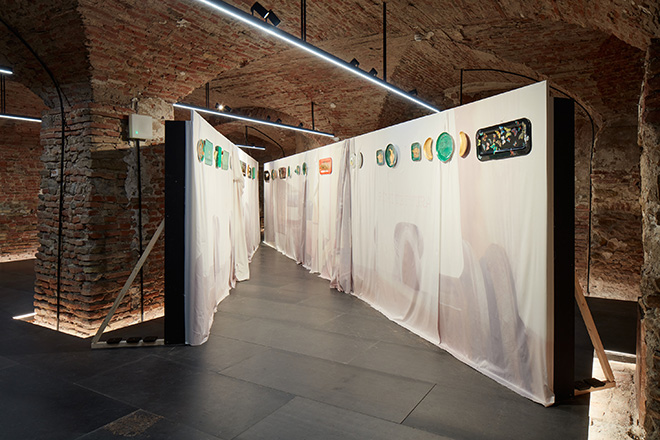 ODIO IL DECORO! Piero Fornasetti, progetto di Davide Trabucco, Palazzo Bentivoglio, Bologna, ph: Carlo Favero ODIO IL DECORO! Piero Fornasetti, progetto di Davide Trabucco, Palazzo Bentivoglio, Bologna, ph: Carlo Favero