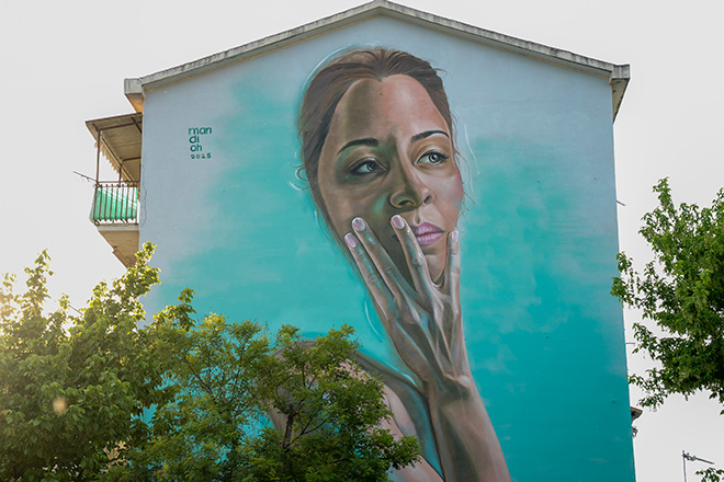 Mandioh - Murale per KRIU - KRotone Identità Urbane, Crotone, 2025 Mandioh - Murale per KRIU - KRotone Identità Urbane, Crotone, 2025