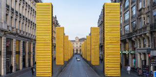 SpY - Golden Monoliths, Lille (Francia). Photo credit: Ruben P. Bescos SpY – “Golden Monoliths”, Lille (Francia)