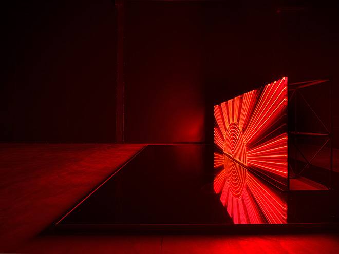Yukinori Yanagi - Hinomaru Illumination 2025, 2025. Veduta dell’installazione, Pirelli HangarBicocca, Milan, 2025. ©YANAGI STUDIO Courtesy l’artista e Pirelli HangarBicocca, Milano. Foto Agostino Osio Yukinori Yanagi - Hinomaru Illumination 2025, 2025. Veduta dell’installazione, Pirelli HangarBicocca, Milan, 2025. ©YANAGI STUDIO Courtesy l’artista e Pirelli HangarBicocca, Milano. Foto Agostino Osio