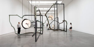 Alicja Kwade: Telos Tales, 508 & 510 West 25th Street, New York, NY 10001 May 7 – August 15, 2025. Photography courtesy Pace Gallery