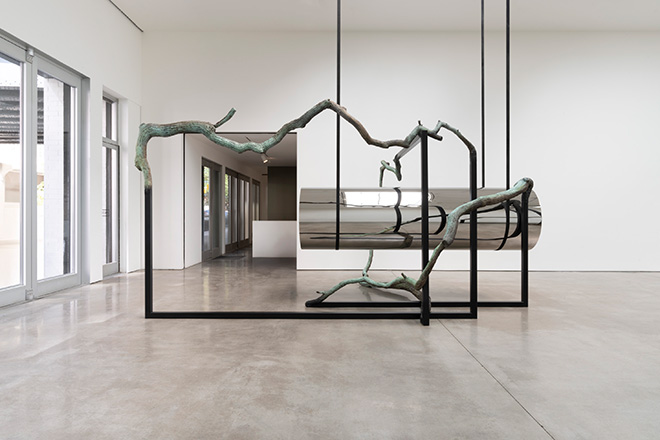 Alicja Kwade: Telos Tales, 508 & 510 West 25th Street, New York, NY 10001 May 7 – August 15, 2025. Photography courtesy Pace Gallery Alicja Kwade: Telos Tales, 508 & 510 West 25th Street, New York, NY 10001 May 7 – August 15, 2025. Photography courtesy Pace Gallery
