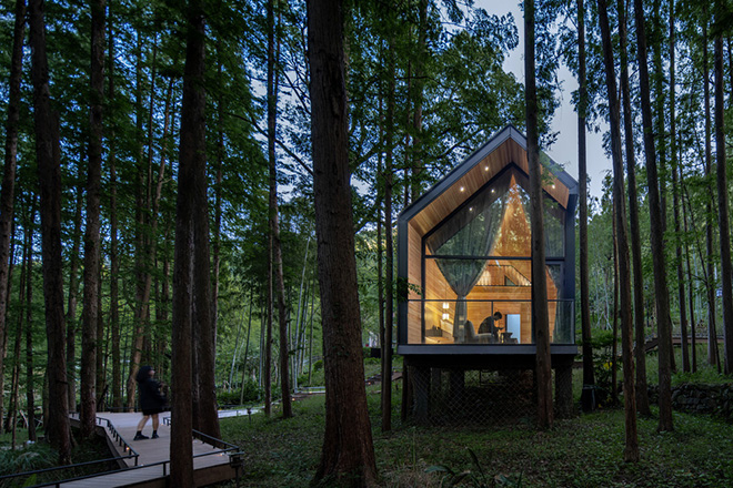 GLA Architects - Dongmingshan Senyu Hotel, Hangzhou, China. Metasequoia Wood Cottage. Photo credit: Chen Xi Studio GLA Architects - Dongmingshan Senyu Hotel, Hangzhou, China. Metasequoia Wood Cottage. Photo credit: Chen Xi Studio